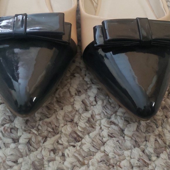 Flats - Picture 2 of 3